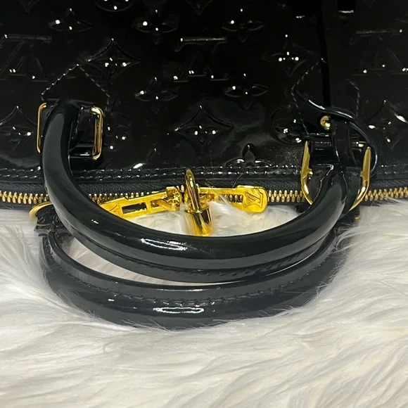 Louis Vuitton Vernis Alma PM in Noir - Picture 5 of 12